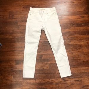 Levi’s White Skinny Jeans - Size 28